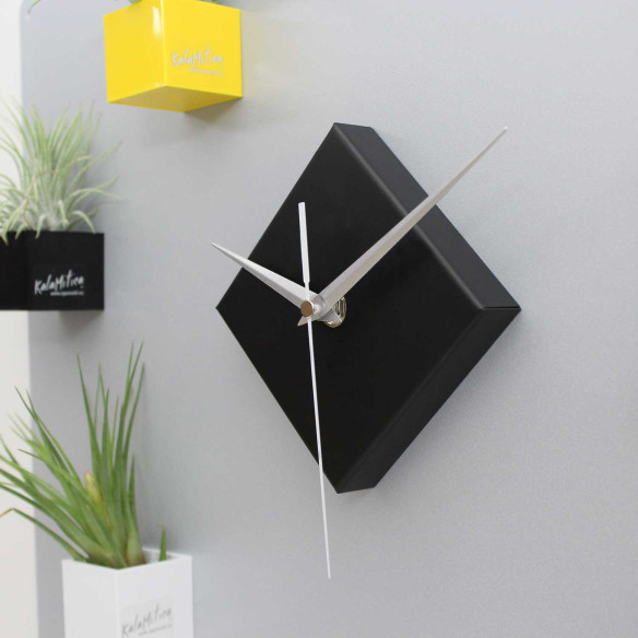 Kalamitica Kronos - Orologio Magnetico Quadrato / Nero Opaco Novità