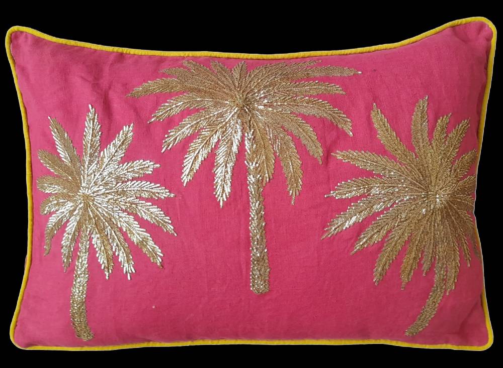 Les Ottomans Hand-embroidered linen cushion EBC13 In Vendita