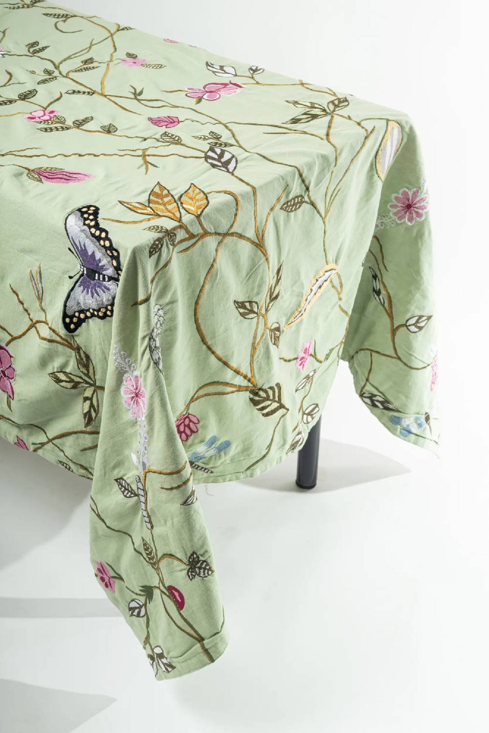 Les Ottomans Embroidered cotton tablecloth EBT16 Sottocosto