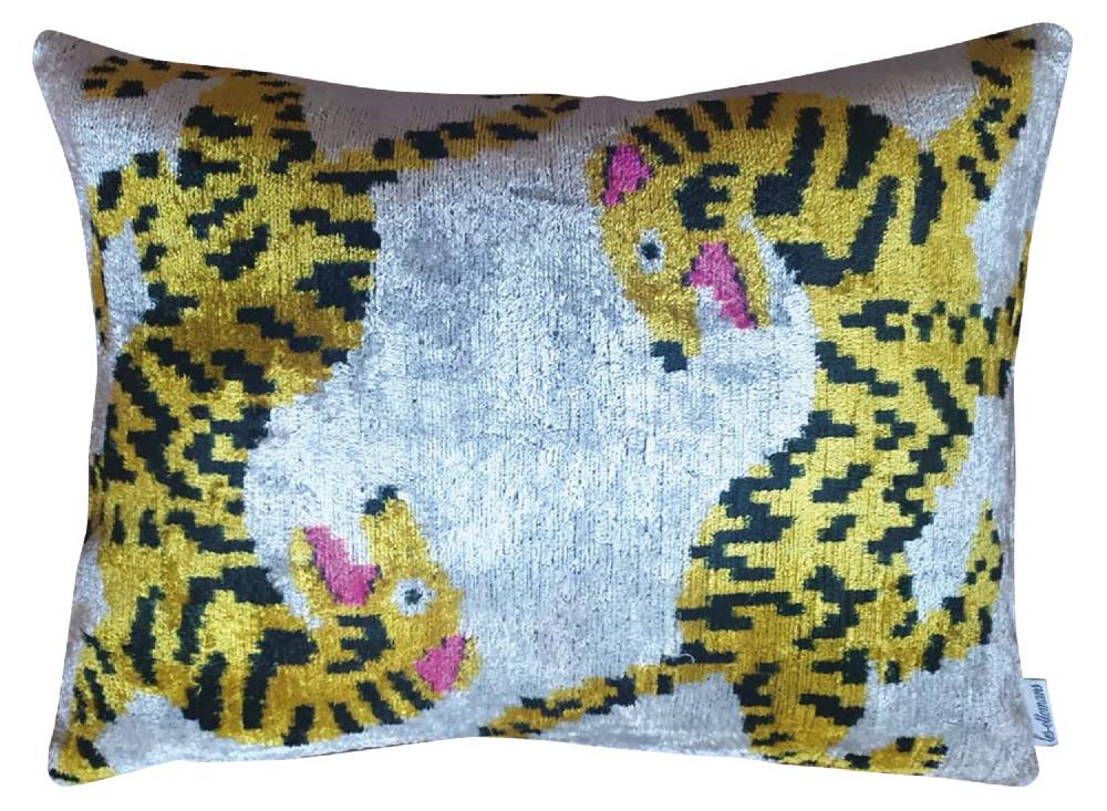 Les Ottomans Silk velvet cushion V436
