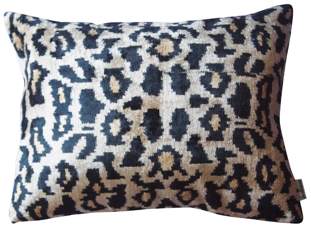 Les Ottomans Silk velvet cushion V283