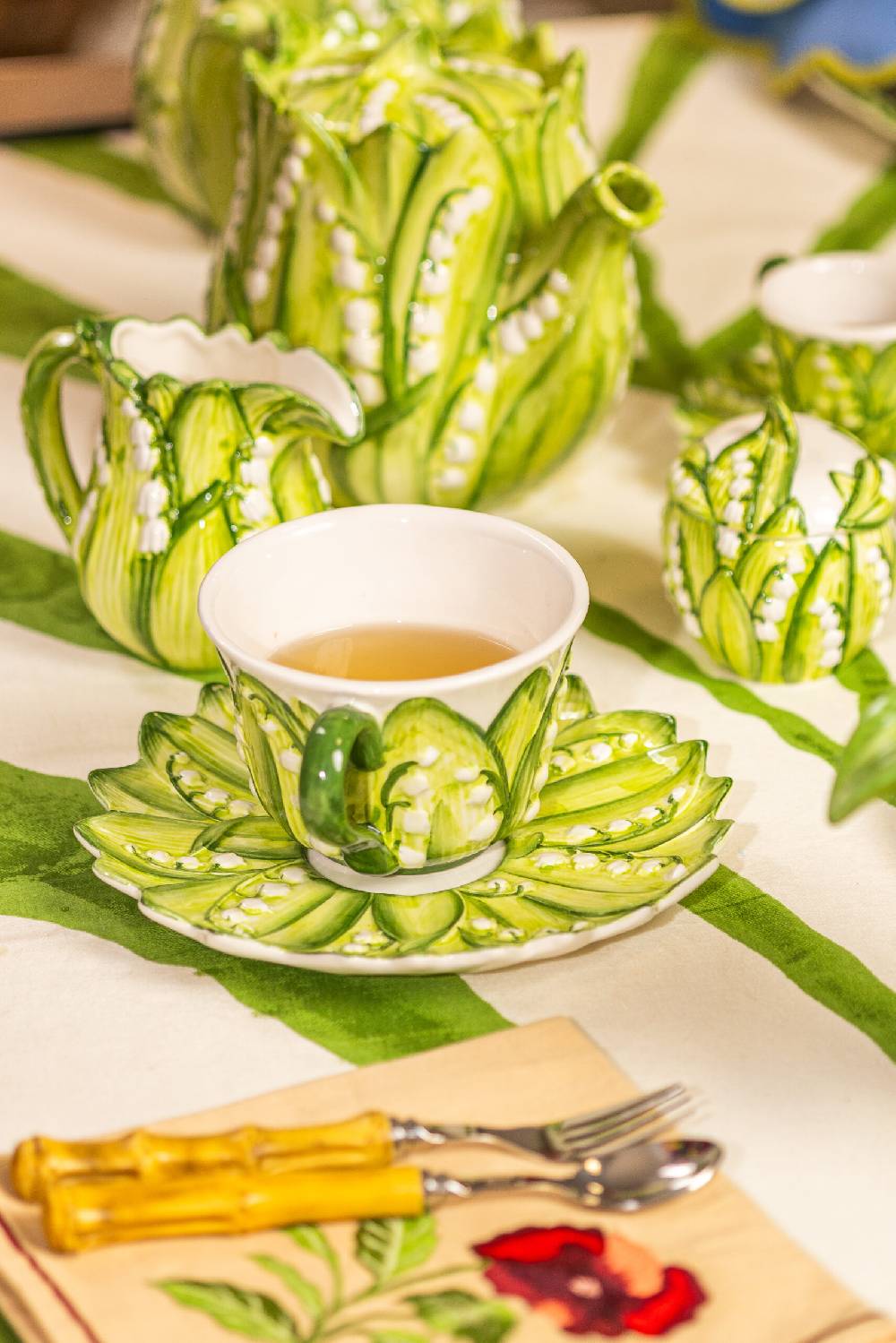 Les Ottomans Lilly of the valley ceramic tea cup Saldi