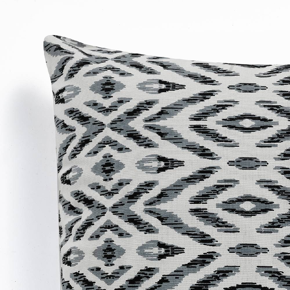 Oresteluchetta Cuscino IKAT B&W Outlet