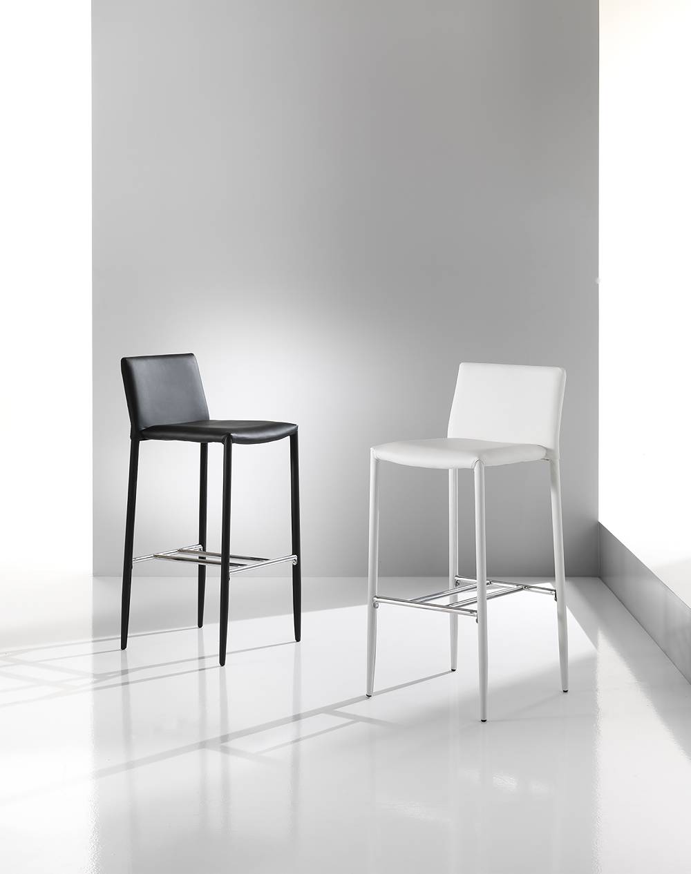 Oresteluchetta SGABELLO BUFFALO BLACK Comprare a buon mercato