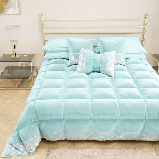 PETTI Trapunta Invernale in Morbido e Caldo Velluto e Balza con Pizzo Rebrodè Celeste By Sissy Outlet