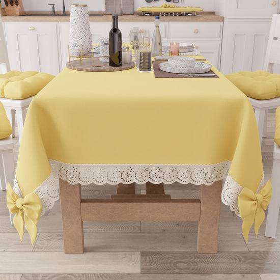 PETTI Tovaglia da Tavola Shabby Chic Copritavolo con Pizzo e Fiocchi Giallo Moda