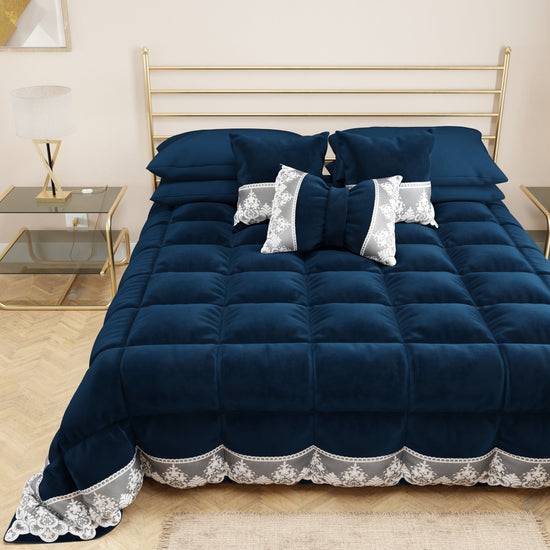 PETTI Trapunta Invernale in Morbido e Caldo Velluto e Balza con Pizzo Rebrodè Blu By Sissy Saldi Di Fabbrica