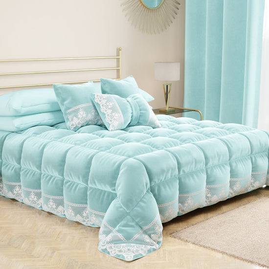 PETTI Cuscini Arredo in Velluto e Balza con Pizzo Rebrodè 2pz, Cuscini divano Celeste By Sissy Officina