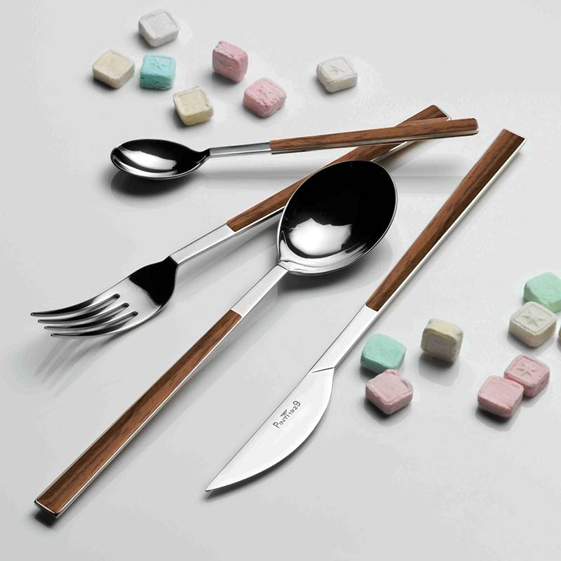Pintinox Sushi Queen » set 24 posate da tavola in acciaio lucido con manico mogano Qualità