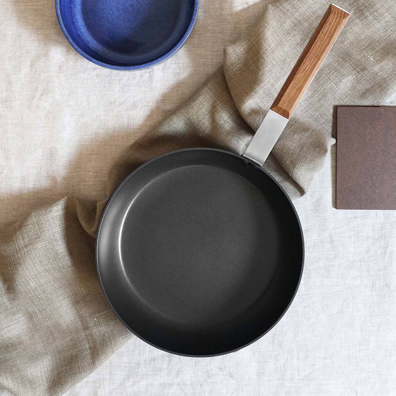 Pintinox Sushi » Padelle in alluminio forgiato con manico effetto teak 2025