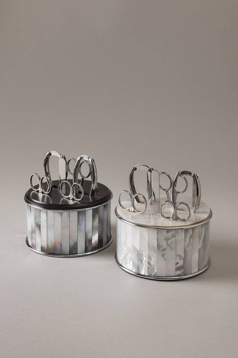 Lorenzi Milano Completo manicure da toilette con top in madreperla in Madreperla Nuovo