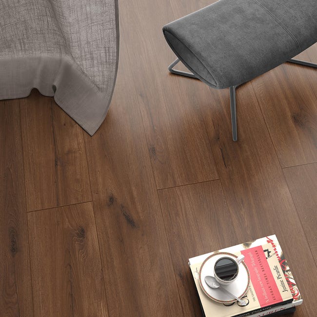 Leroymerlin Pavimento laminato ARTENS H20 GANDIS noce scuro resistente all'acqua Sp 10mm Offerta speciale