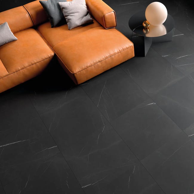 Leroymerlin Piastrella da pavimento interno rettificato Murano in gres porcellanato opaco nero 60 x 60cm Sp. 9 mm traffico intenso (pei 4/5) R9 Spedizione Gratuita