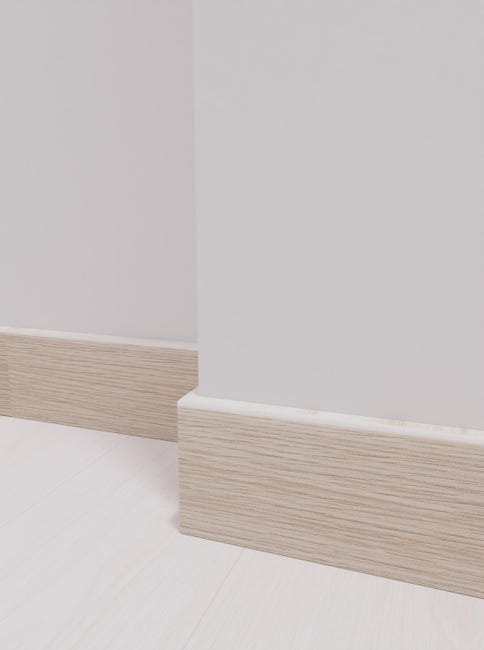 Leroymerlin Battiscopa Classic Young in mdf rovere Sp 10 mm x H 6.5 x L 220 cm / 2.2 m Nuova