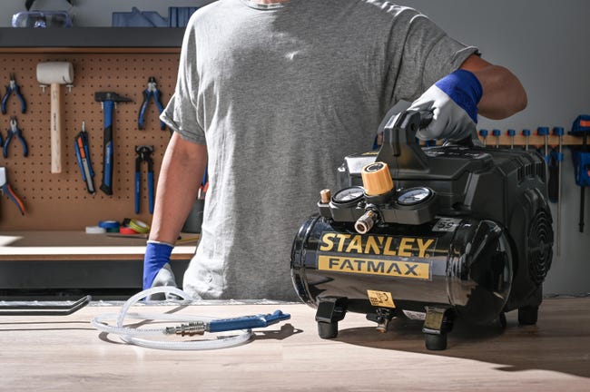 Leroymerlin Compressore silenziato STANLEY FATMAX DST 101/8/6 1 hp 8 bar 6 litri Promozione