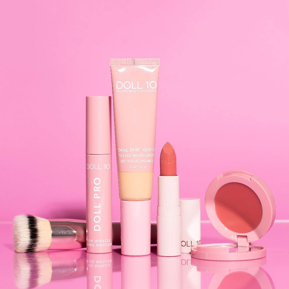 QVC Doll10 Kit fondotinta + rossetto + mascara + blush + pennello 5pz Saldi