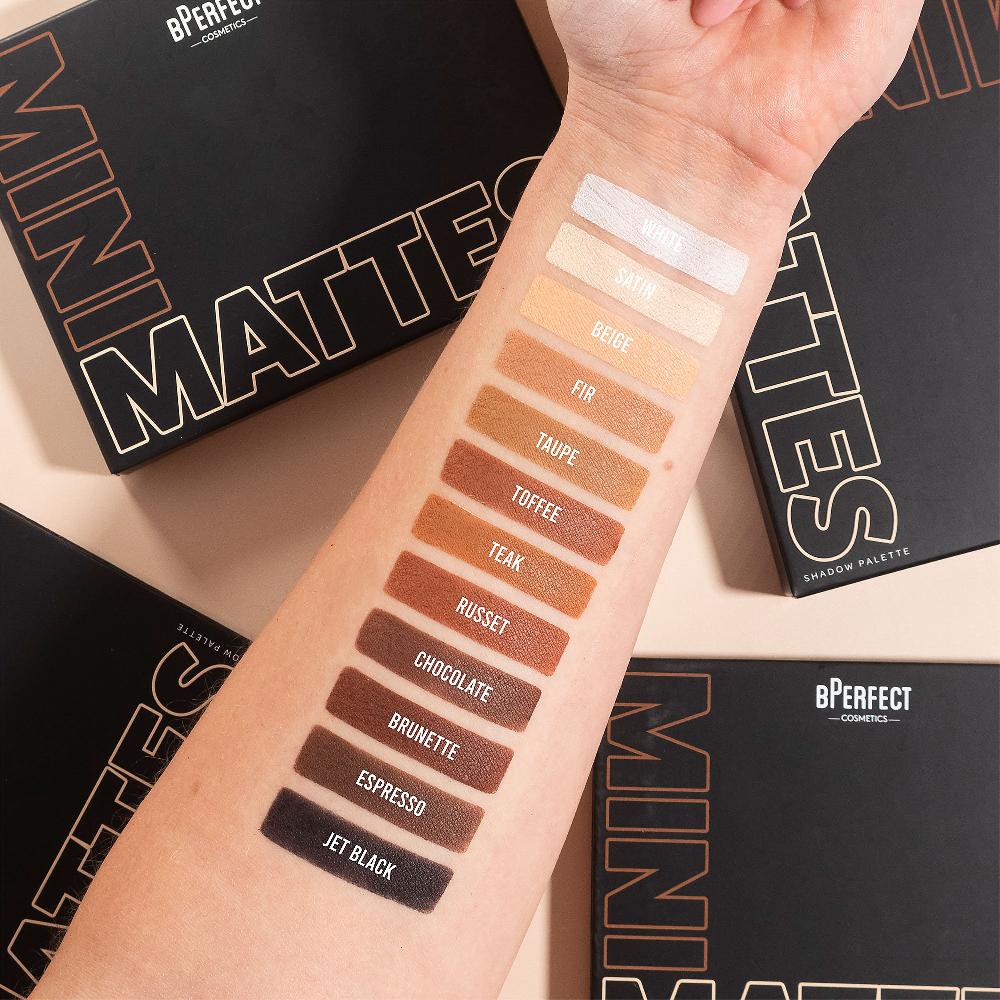 QVC BPerfect Palette 12 ombretti con specchietto e pennello Moda