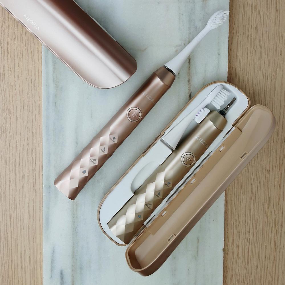 QVC AILORIA Spazzolino sonico Shine Bright USb + testina di ricambio Offerta Giorno del Papà