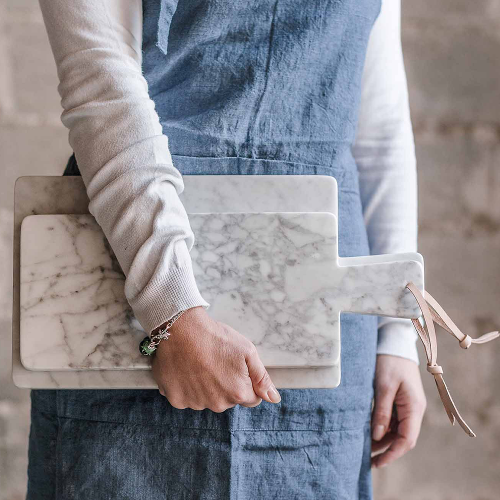 Sbam Design Tagliere in marmo bianco di carrara e cuoio Offerta